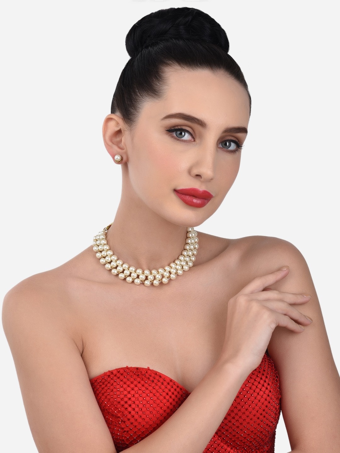 

Zaveri Pearls Gold-Plated & Cream-Colored Pearl Beaded Jewellery Set