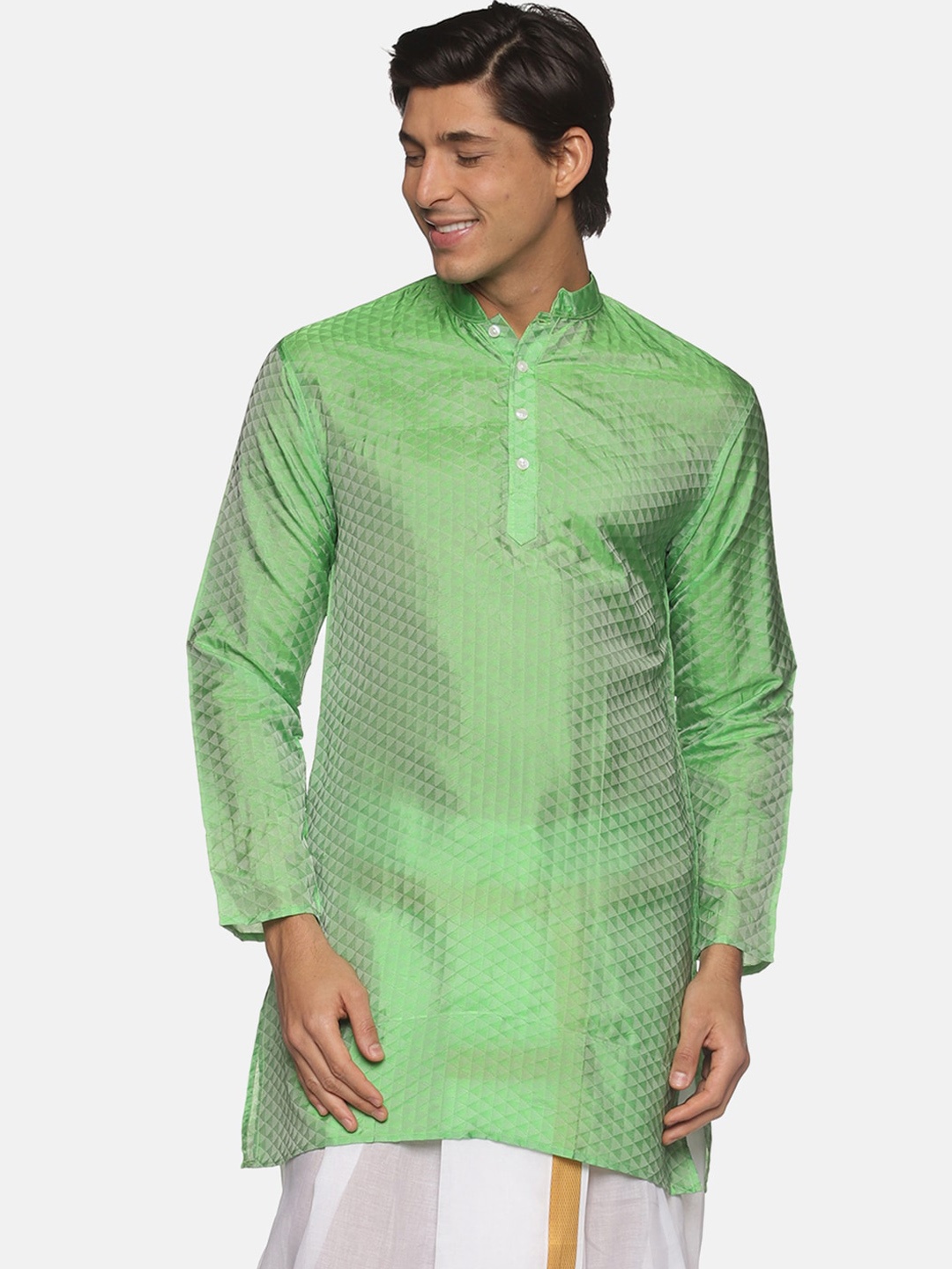 

Sethukrishna Men Green Geometric Printed Kurta