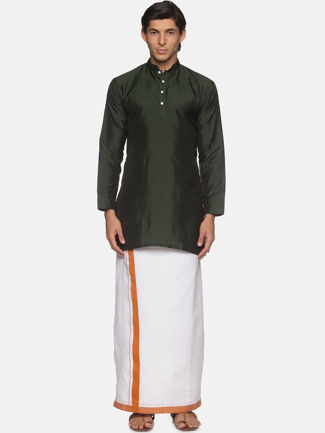 

Sethukrishna Men Green Pleated Kurta With Veshti