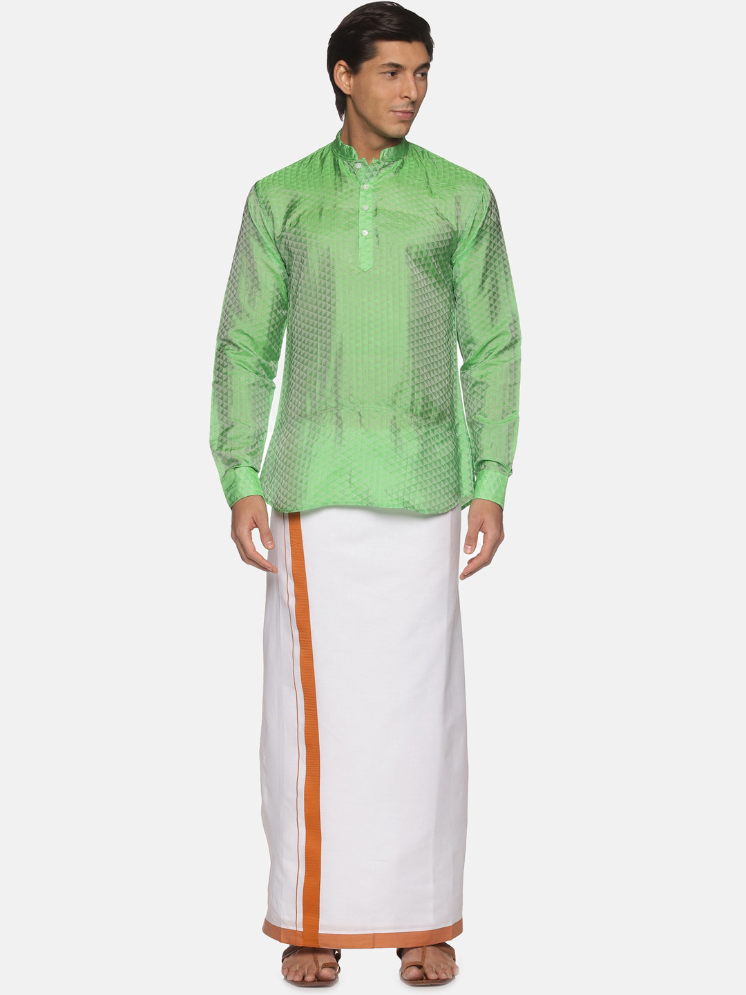 

Sethukrishna Men Green Kurta with Dhoti