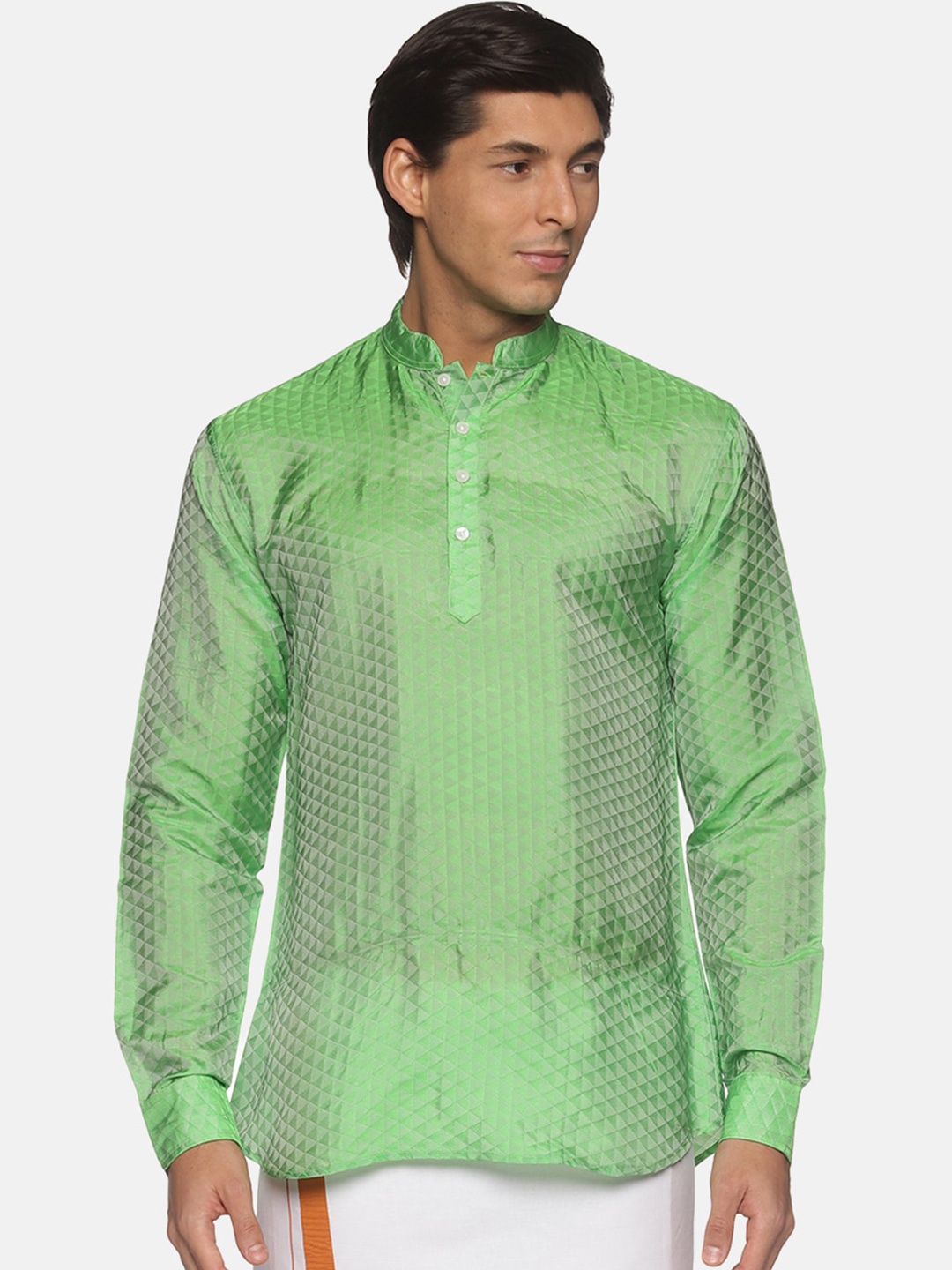 

Sethukrishna Men Green Handloom Kurta