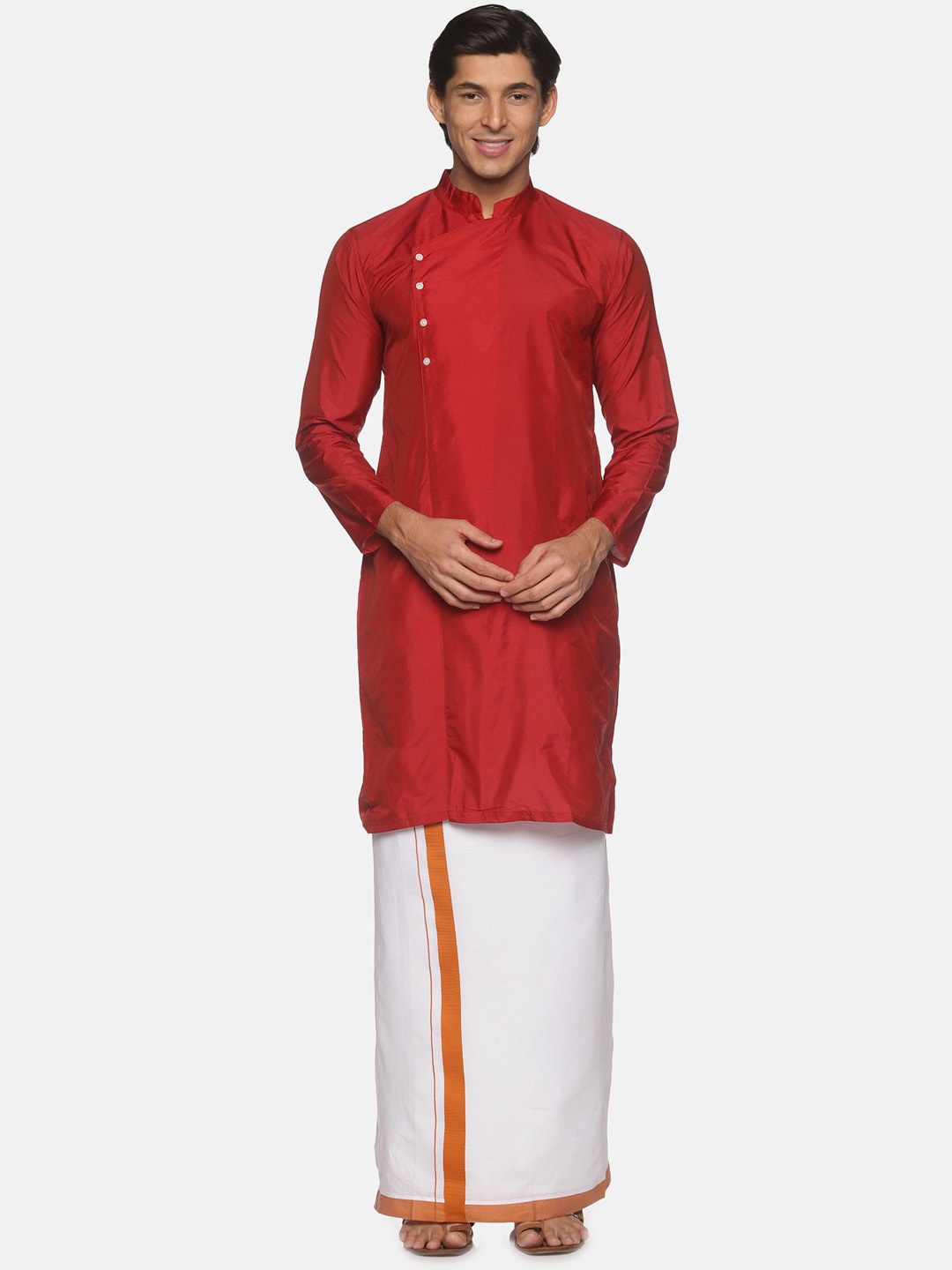 

Sethukrishna Men Maroon Kurta With Veshti