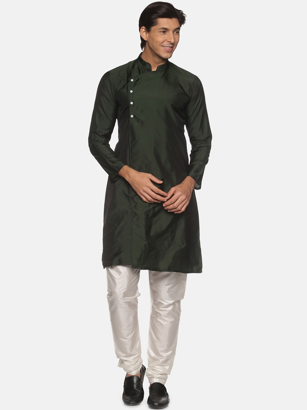 

Sethukrishna Men Green Pleated Kurta with Churidar