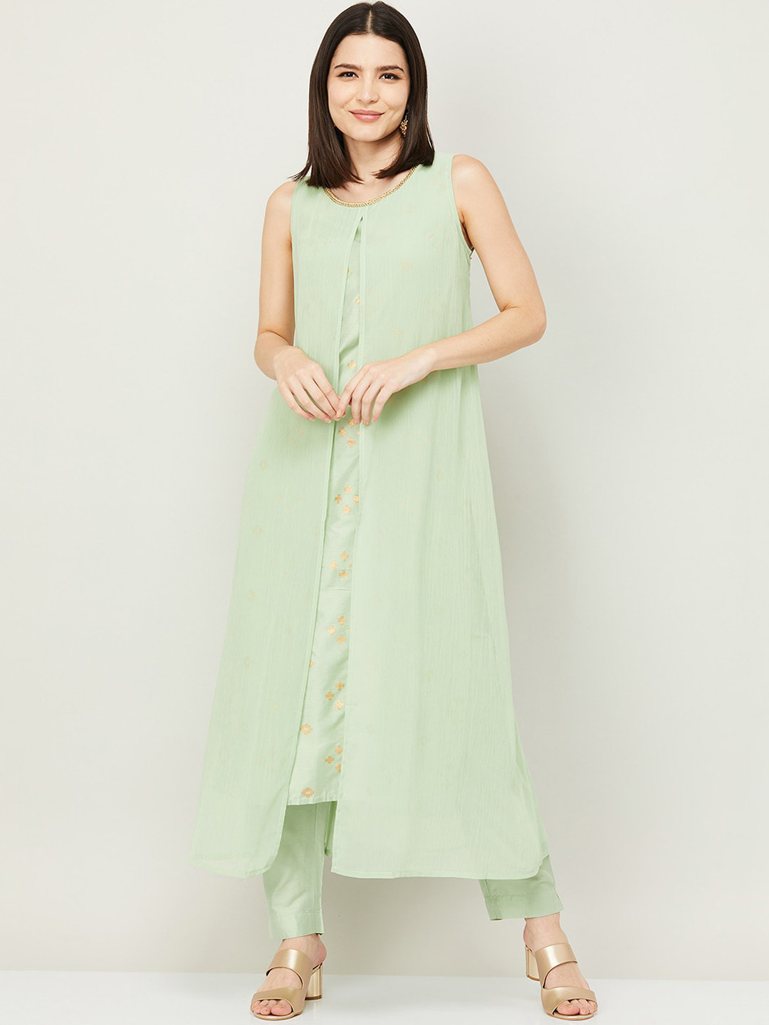 

Melange by Lifestyle Women Green Printed High Slit Kurta with Trousers