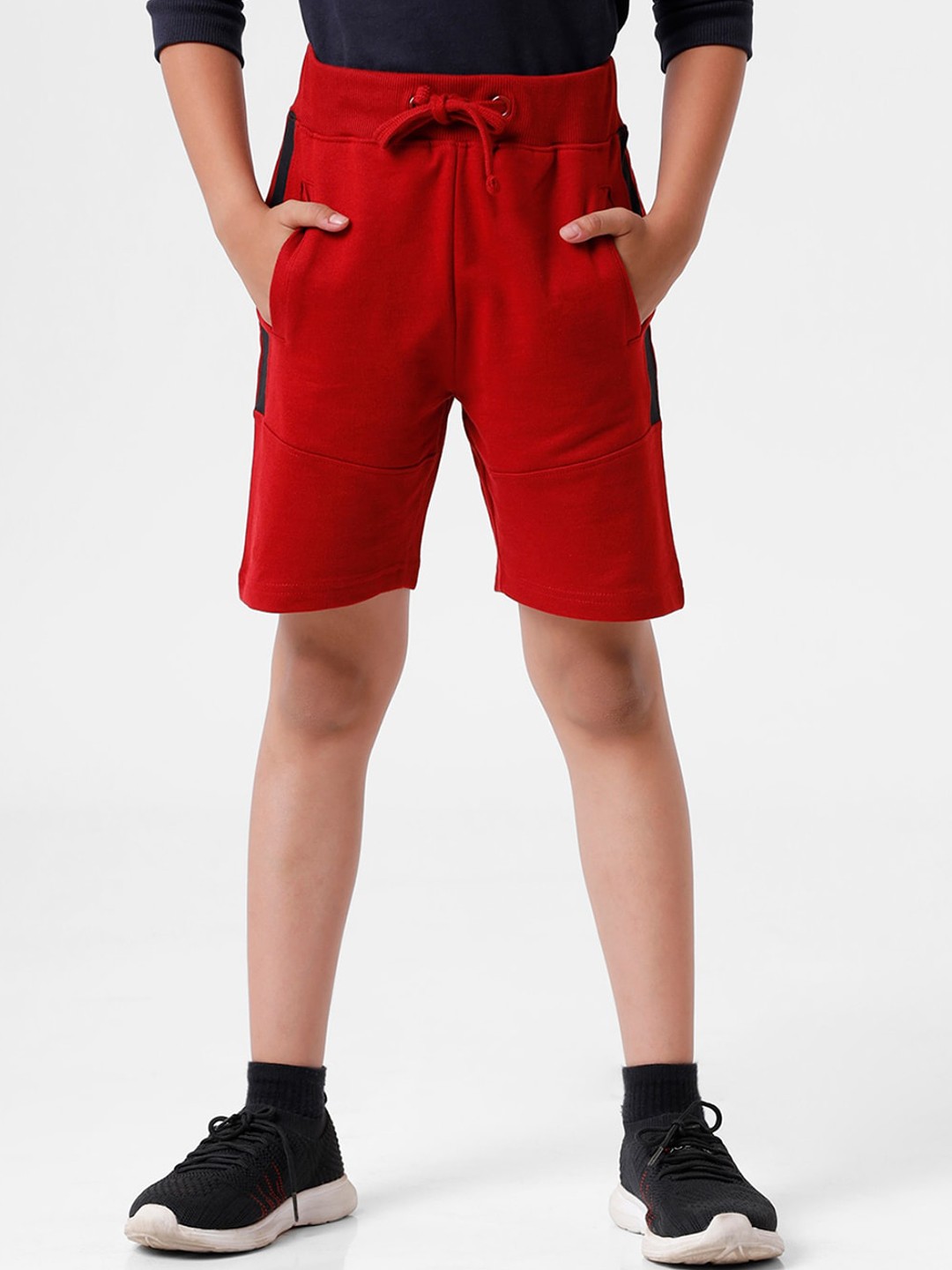 

PIPIN Boys Maroon Solid Cotton Shorts
