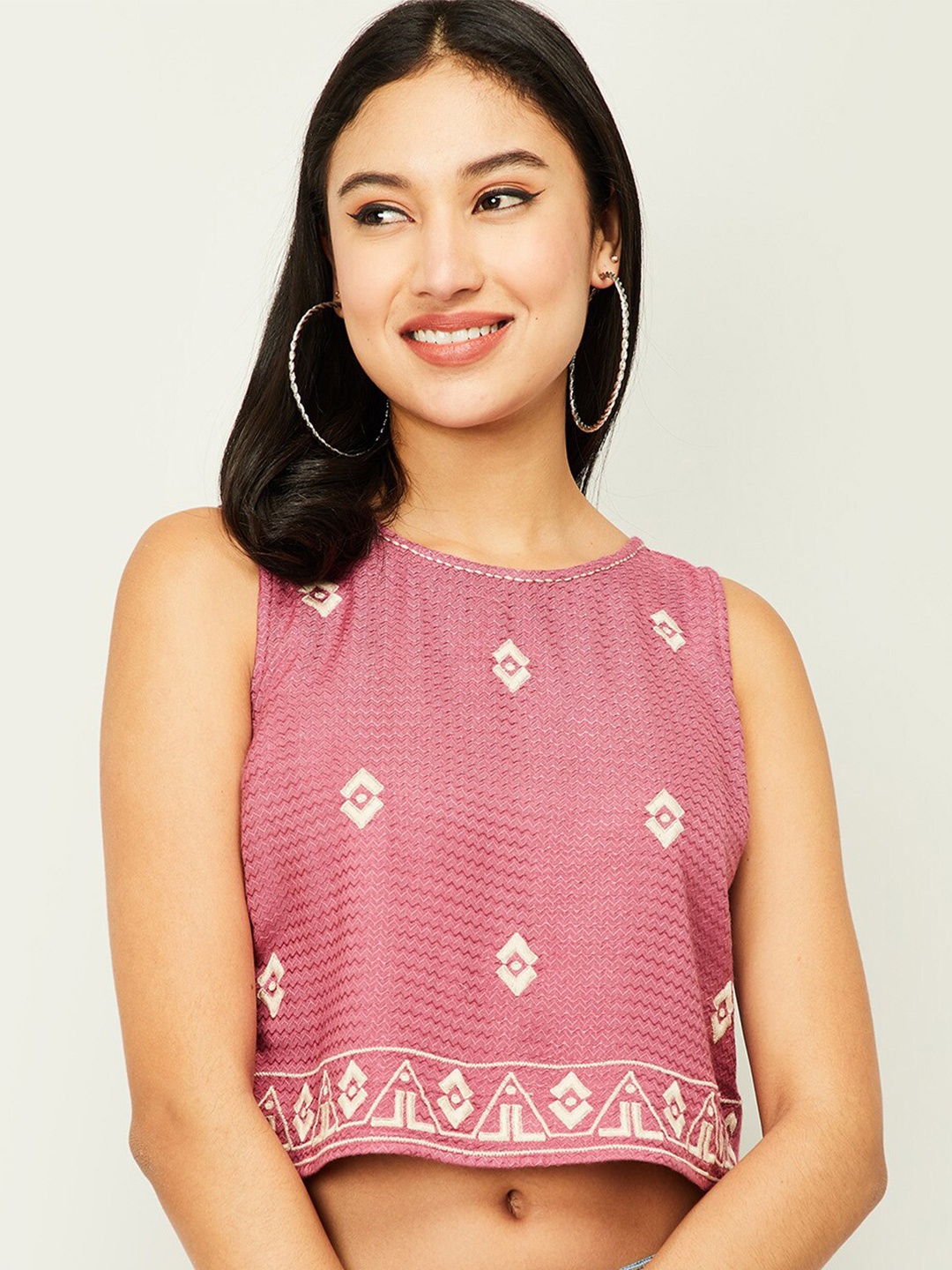 

Colour Me by Melange Rose & White Print Crop Top
