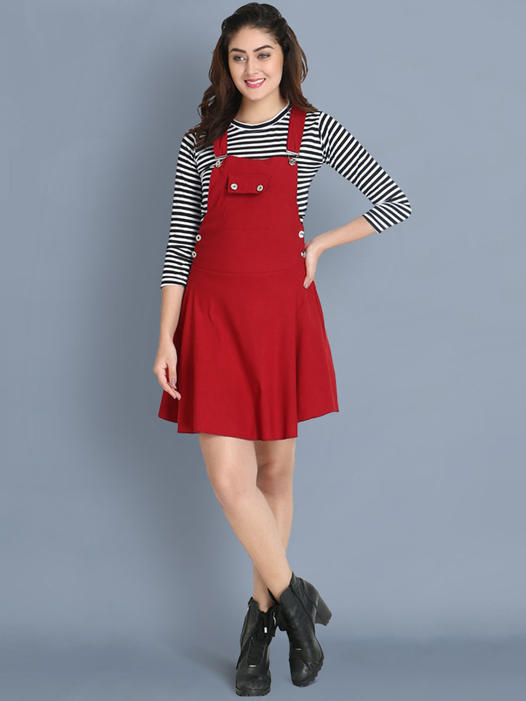 

BUY NEW TREND Women Maroon Solid Dungaree Skirt With T-Shirt