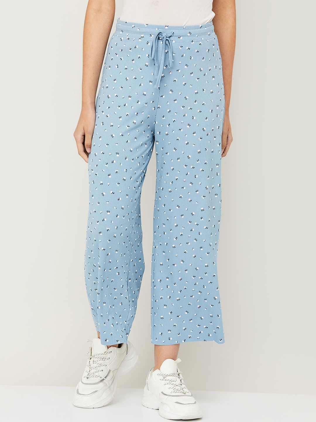 

Ginger by Lifestyle Women Blue Floral Printed Trousers