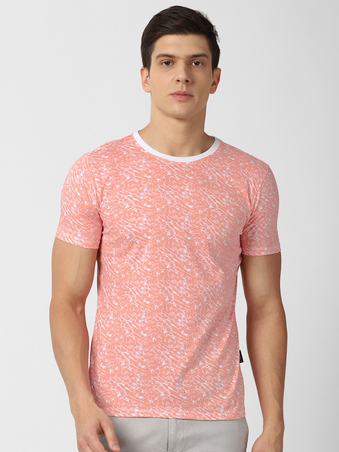 

V Dot Men Peach-Coloured Printed Slim Fit Cotton T-shirt