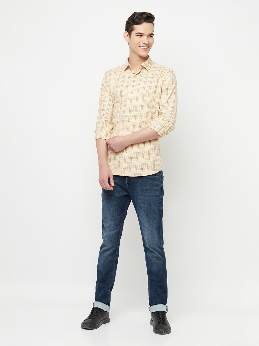 

Crimsoune Club Men Yellow & Pink Slim Fit Checked Pure Cotton Casual Shirt