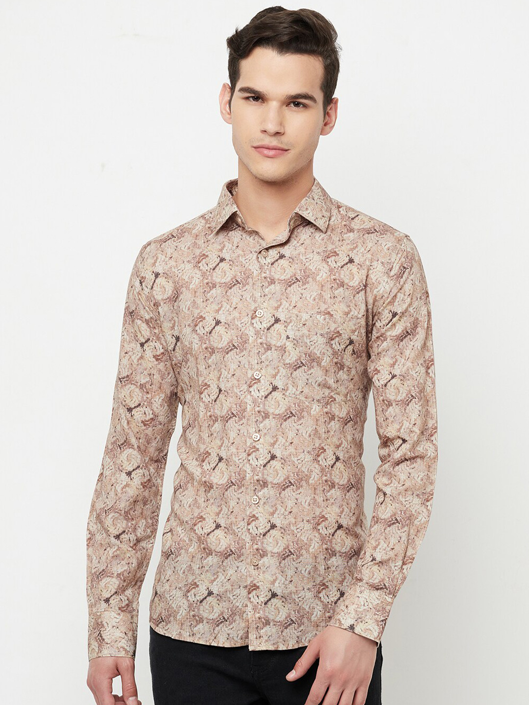 

Crimsoune Club Men Beige Slim Fit Floral Printed Casual Shirt