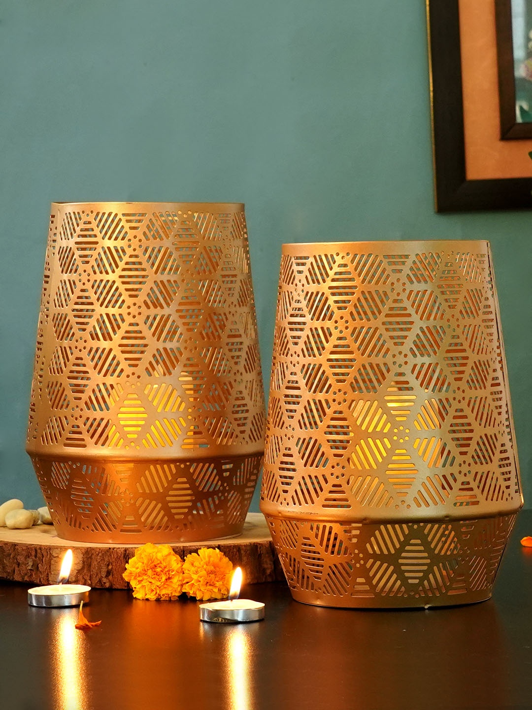 

TIED RIBBONS Set Of 2 Gold-Toned Textured Metal Tealight Candle Holder Stand