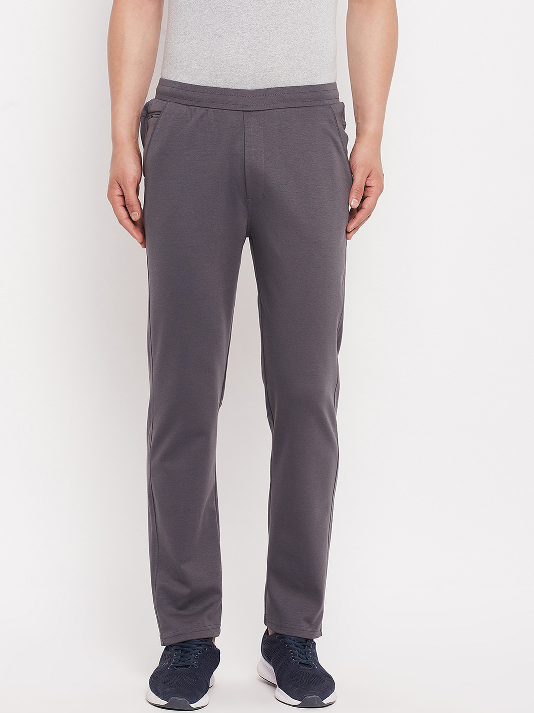 

Okane Men Grey Solid Regular-Fit Track pants