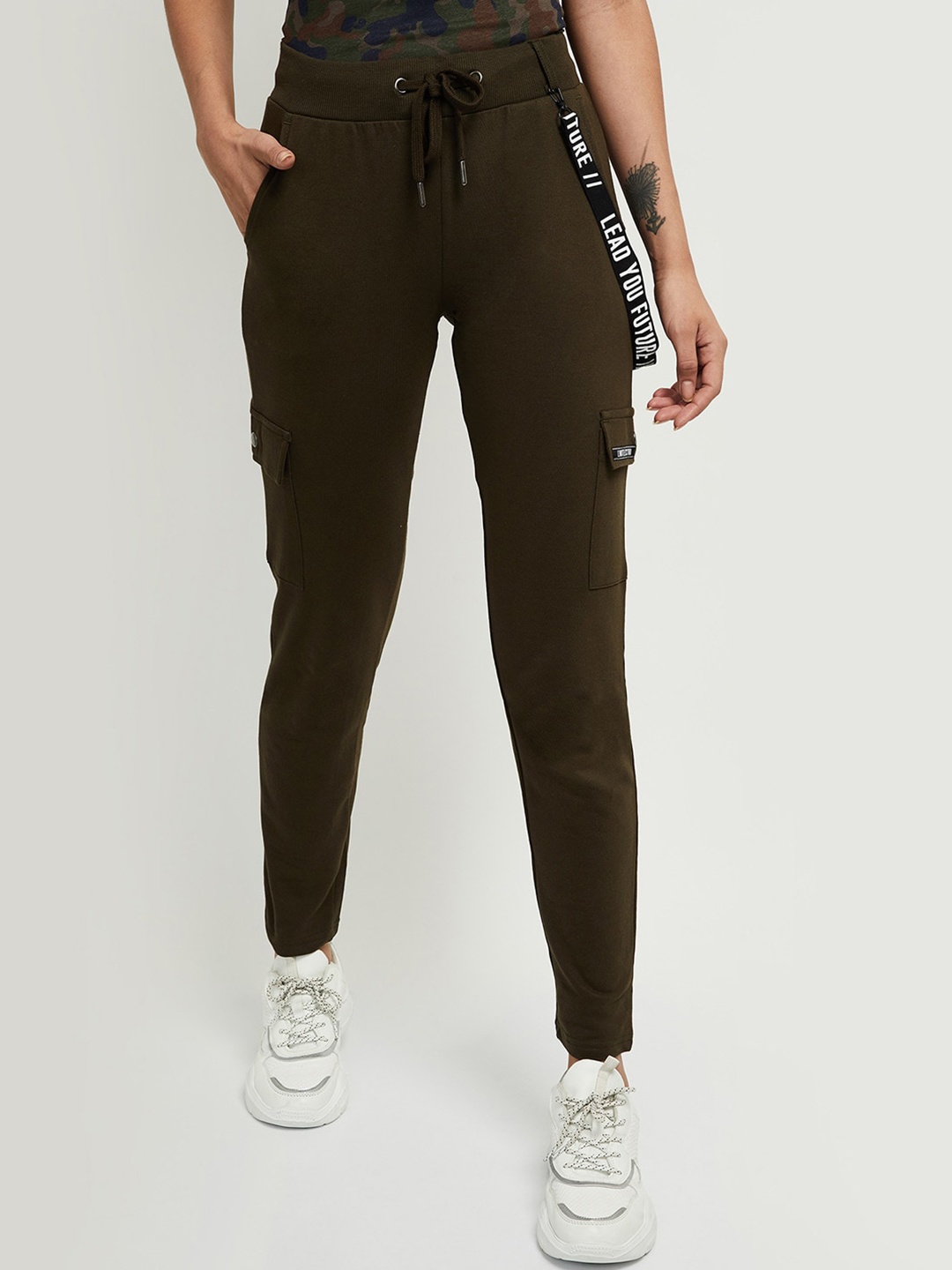 

max Women Olive-Green Solid Track Pants