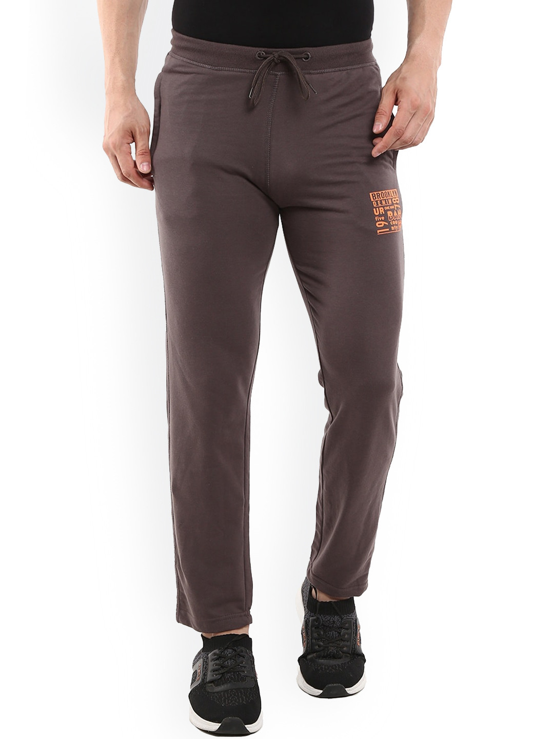 

V-Mart Men Brown Solid Track Pants