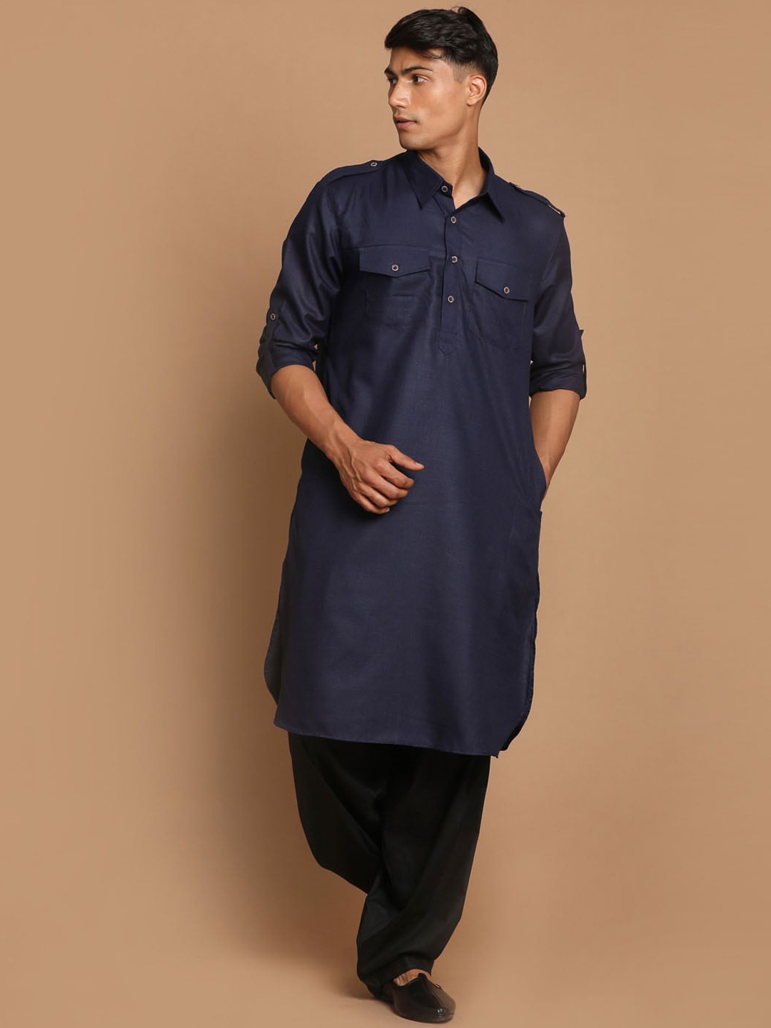 

VASTRAMAY Men Navy Blue Kurta with Patiala