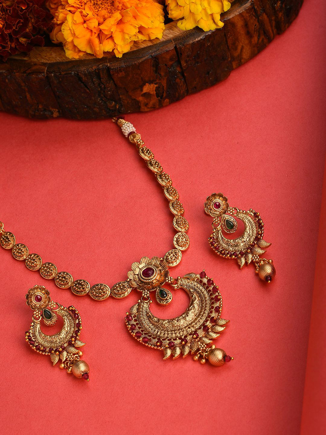 

SOHI Gold-Plated & Pink Stone-Studded Jewellery Set