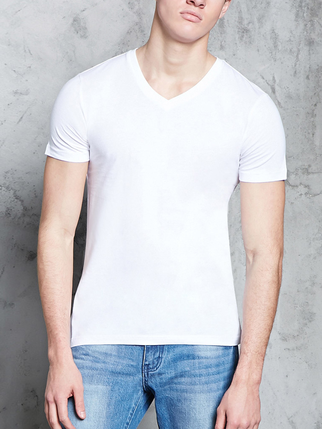 

FOREVER 21 Men White Solid V-Neck T-shirt