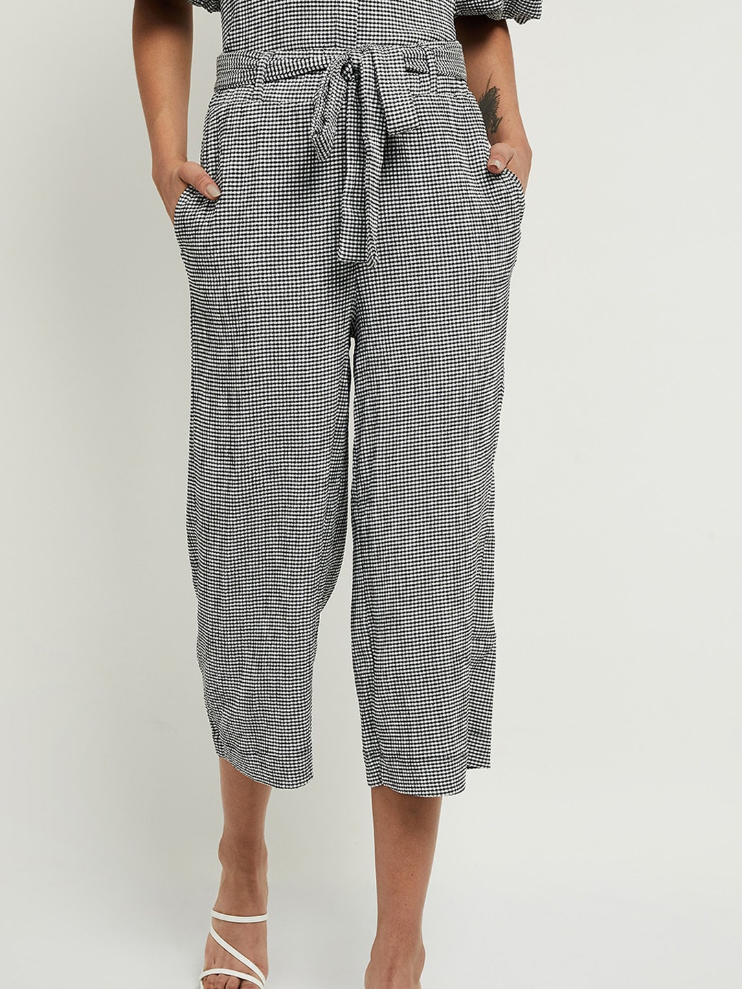 

max Women White & Black Checked Cotton Trousers