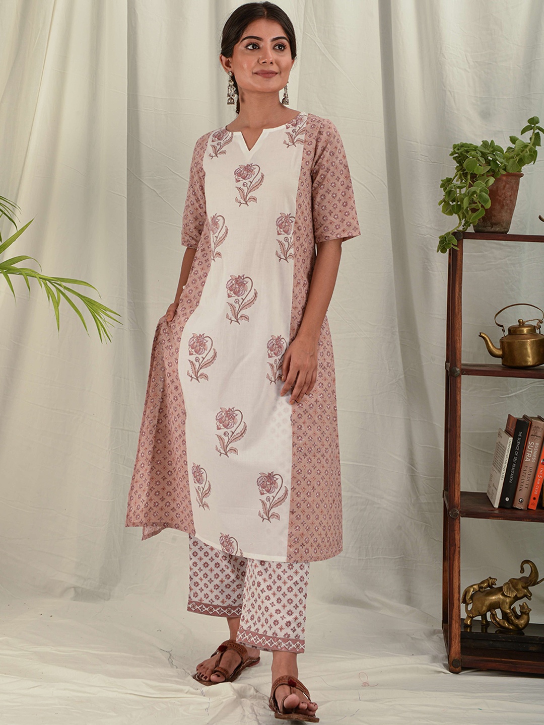 

House of Dhaaga Women Mauve & White Ethnic Motifs Printed Kurta