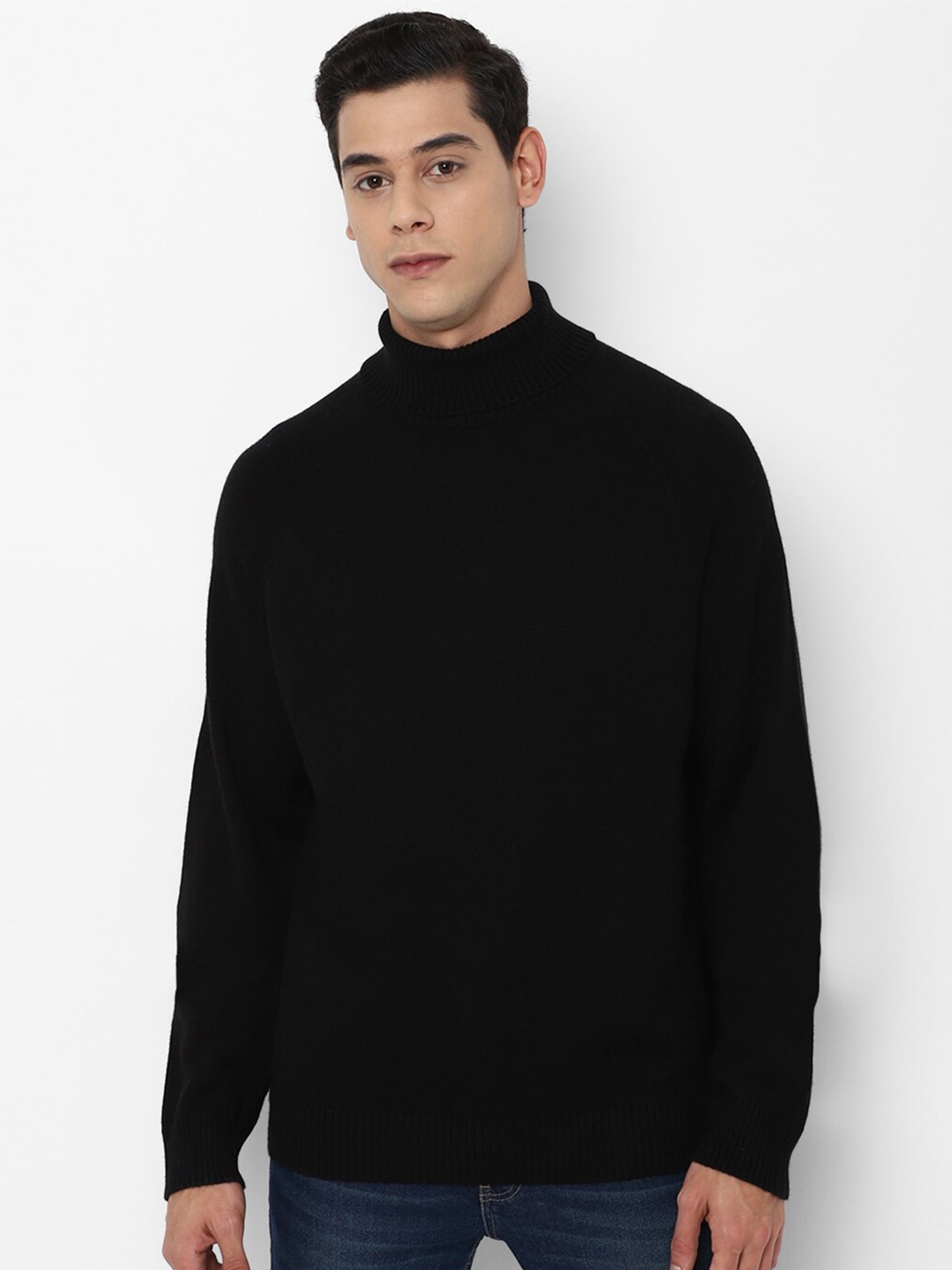 

FOREVER 21 Men Black High Neck Cotton T-shirt