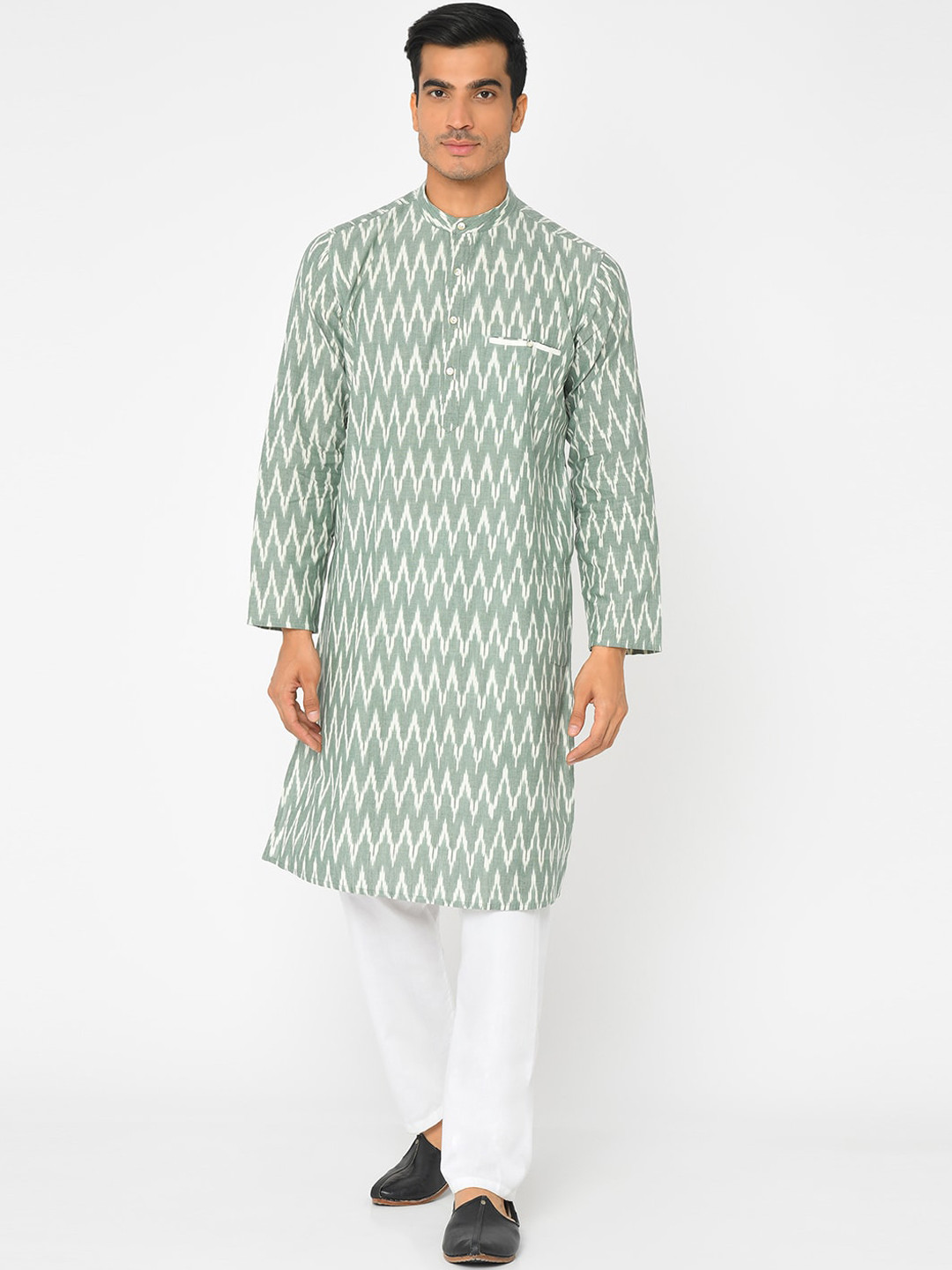 

Fabindia Men Green & White Chevron Printed Kurta