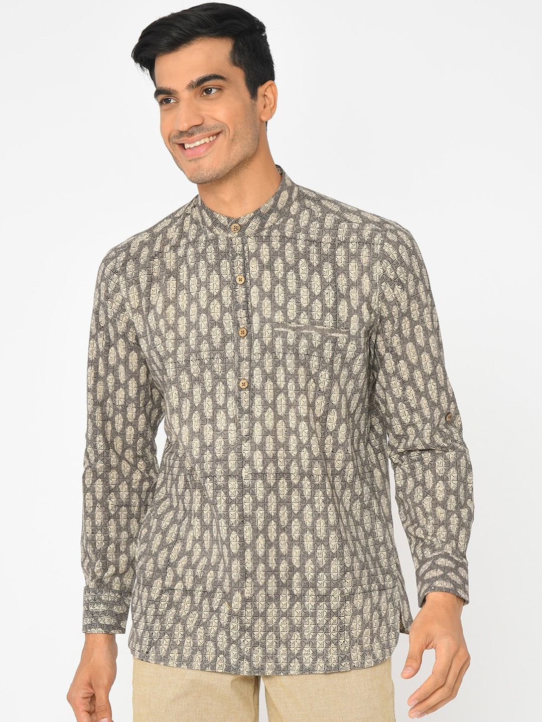 

Fabindia Men Grey & Beige Geometric Printed Kurta