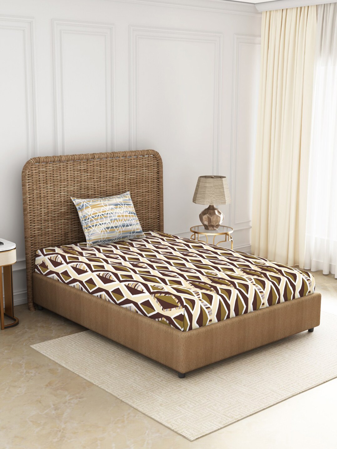 

SPACES Brown & Cream-Coloured 144 TC Single Geometric Cotton Bedsheet with 1 Pillow Covers