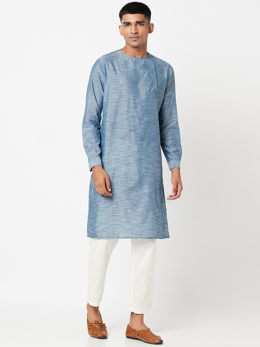 

Fabindia Men Blue Cotton Ikat Slim Fit Kurta