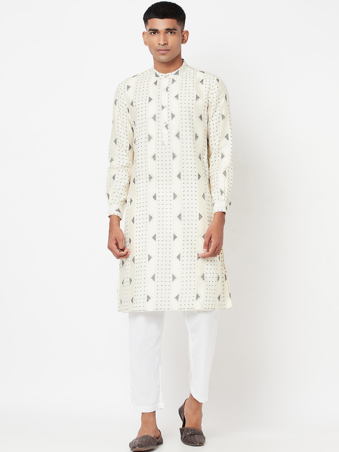 

Fabindia Men Off White Geometric Kurta