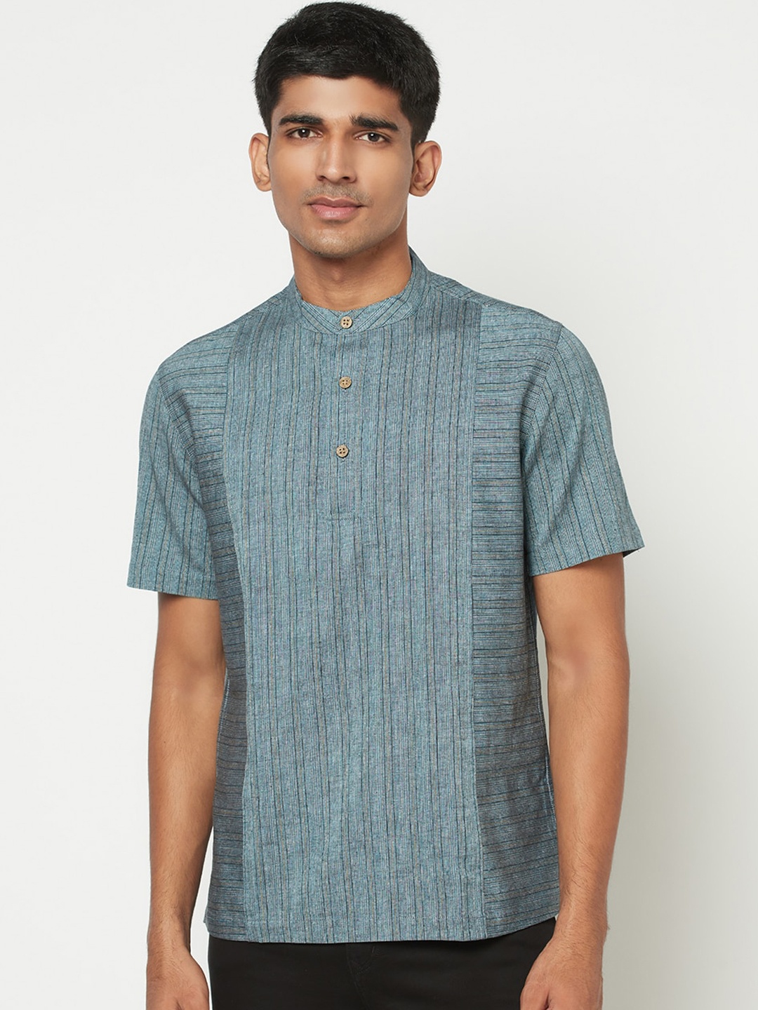

Fabindia Men Blue Striped Cotton Kurta