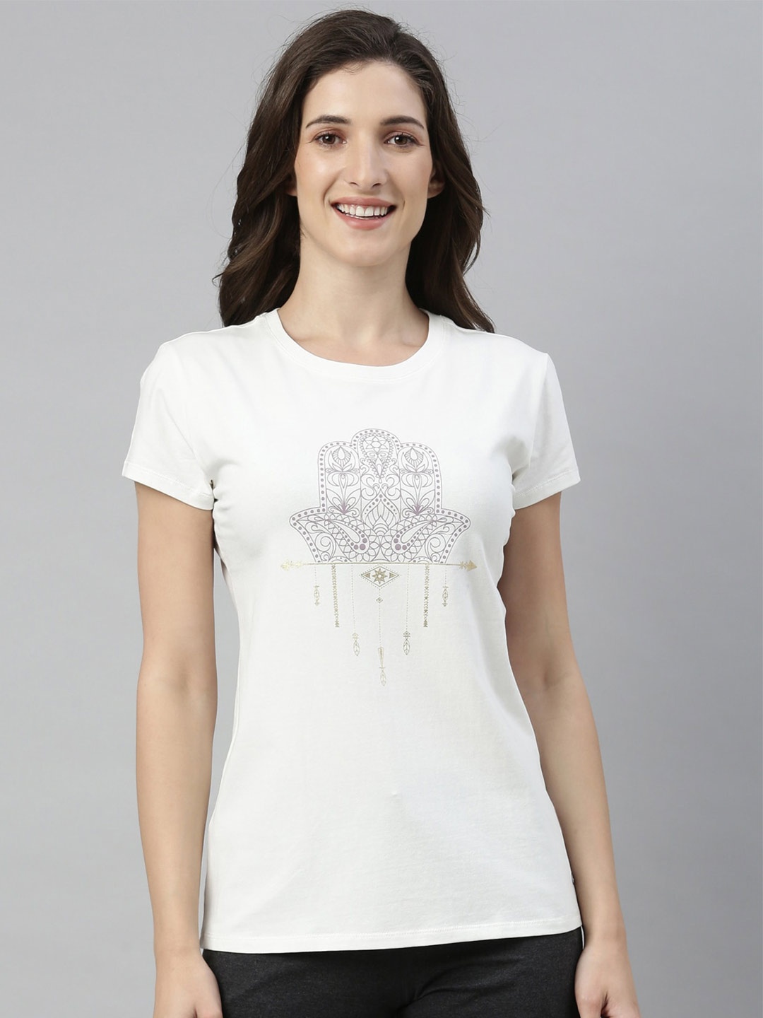 

Enamor Women Off White Printed Slim Fit Cotton T-shirt