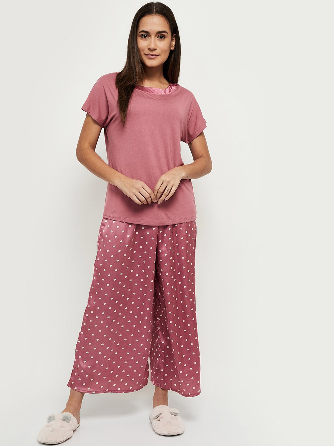 

max Women Mauve & White Night suit