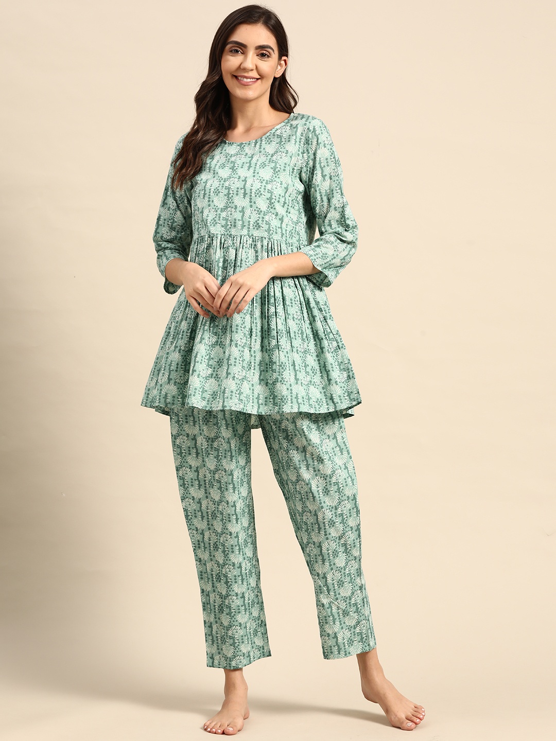 

Prakrti Women Green Printed Cotton Night suit
