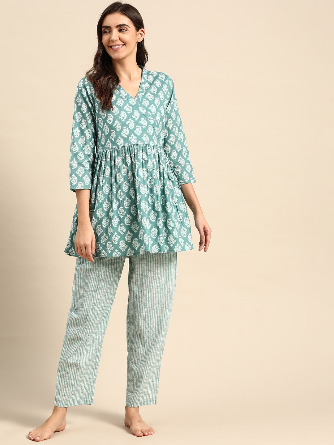 

Prakrti Women Green Printed Cotton Night suit