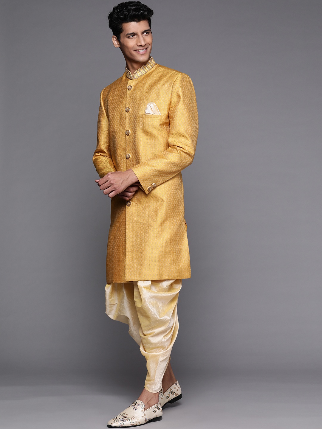 

DEYANN Men Yellow & Cream-Coloured Woven Design Sherwani with Patiala Salwar