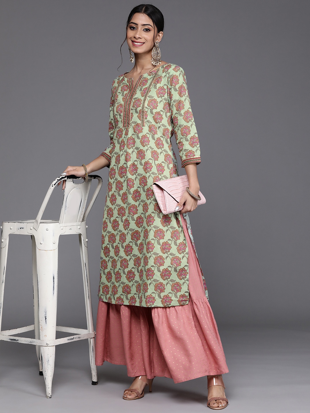 

Varanga Women Green & Pink Pure Cotton Ethnic Motifs Printed Gotta Patti Kurta