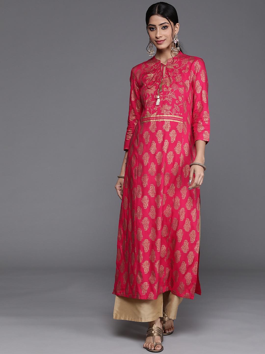 

Varanga Women Pink & Beige Ethnic Motifs Printed Kurta