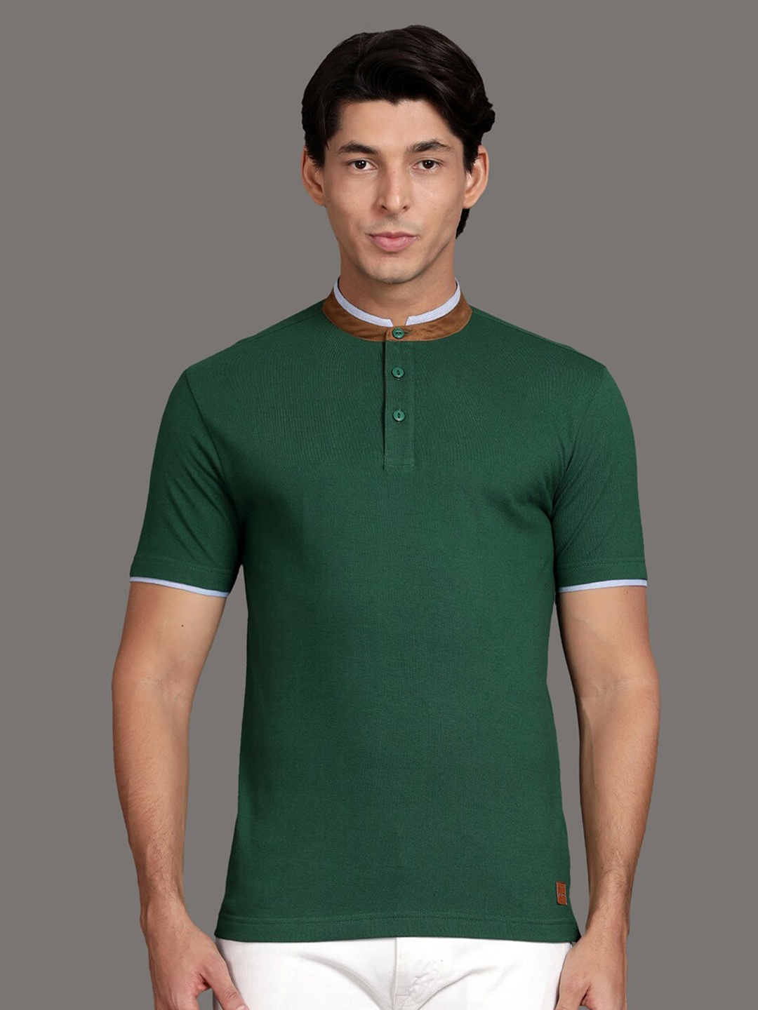 

Steenbok Men Green Henley Neck T-shirt