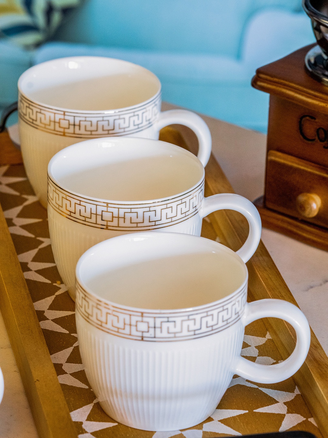 

White Gold White & Gold-Toned Textured 6pcs Porcelain Glossy Set of Cups