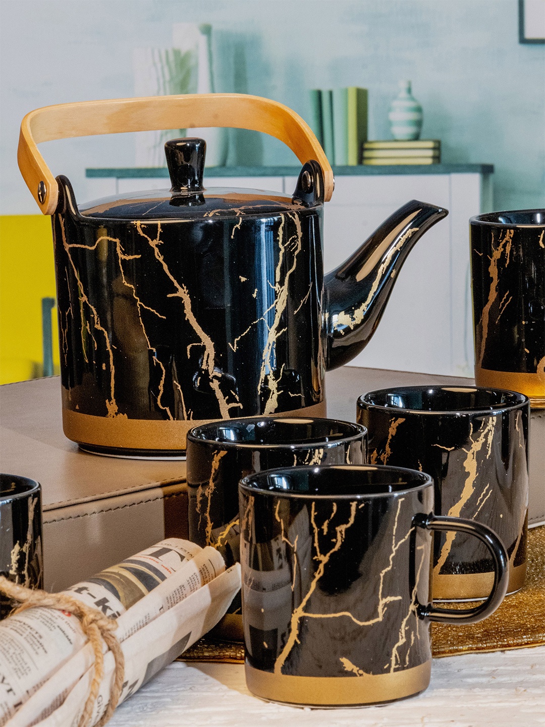 

White Gold Black & Gold-Toned Printed 7 Porcelain Glossy Tea Set
