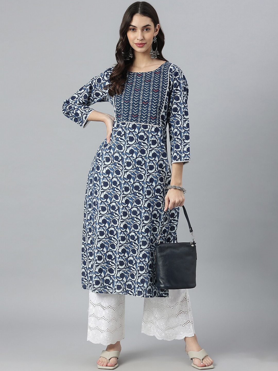 

Stylum Women Navy Blue Geometric Printed Thread Work Indigo Kurta