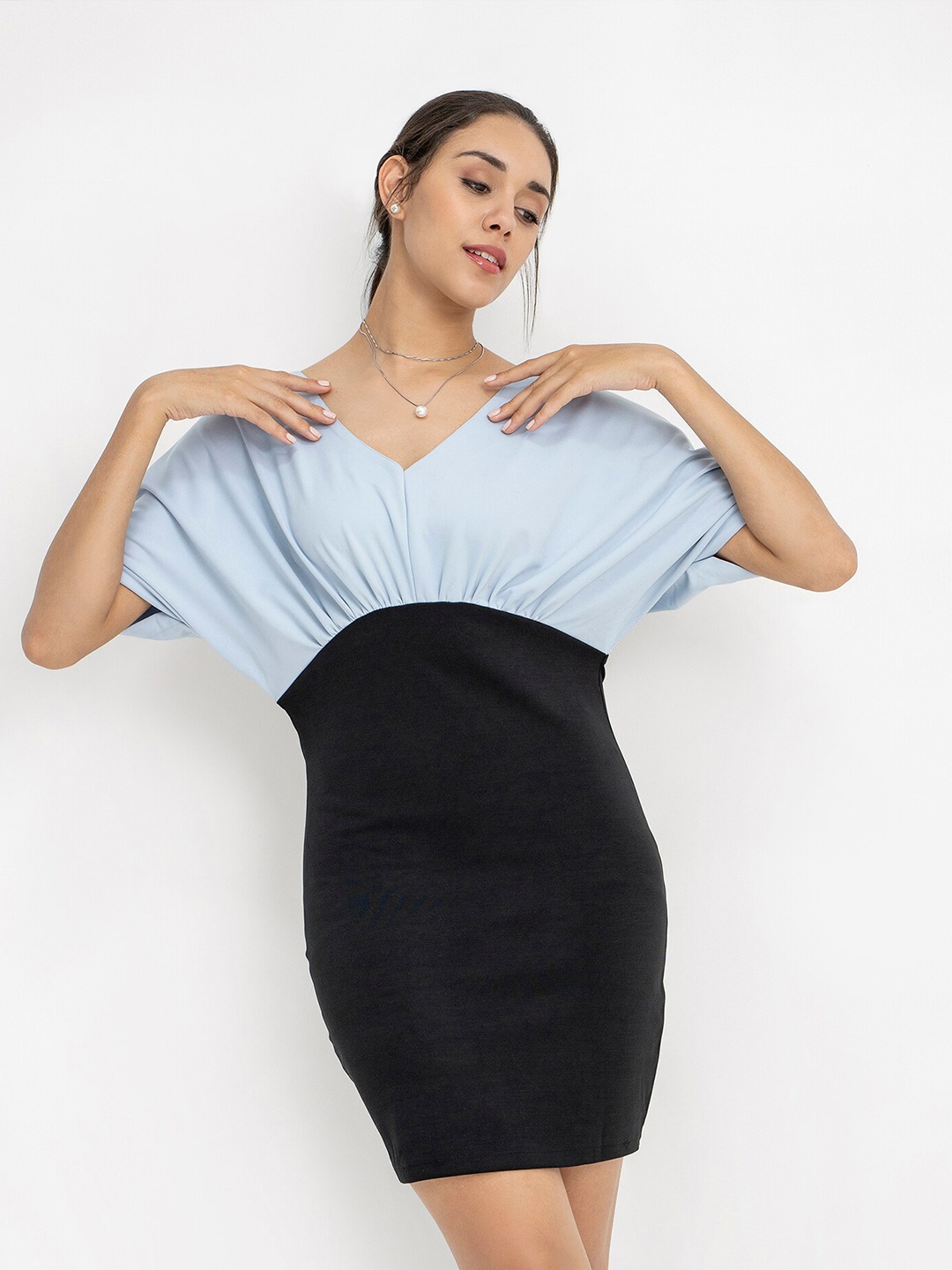 

CLOSETHOOK Blue & Black Colourblocked Bodycon Mini Dress