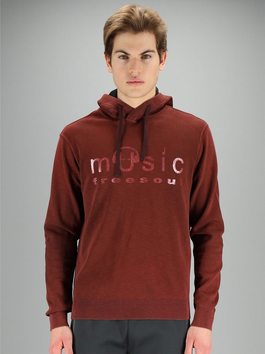 

FREESOUL Men Maroon Printed Hooded Sweatshirt
