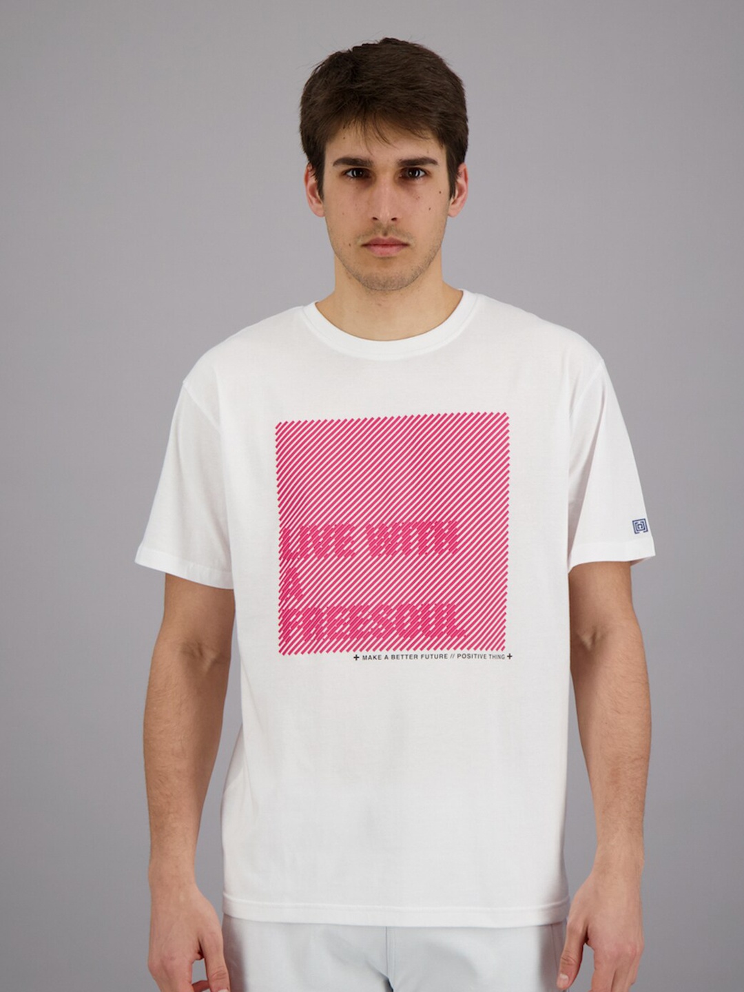 

FREESOUL Men White & Pink Typography Printed Pure Cotton T-shirt