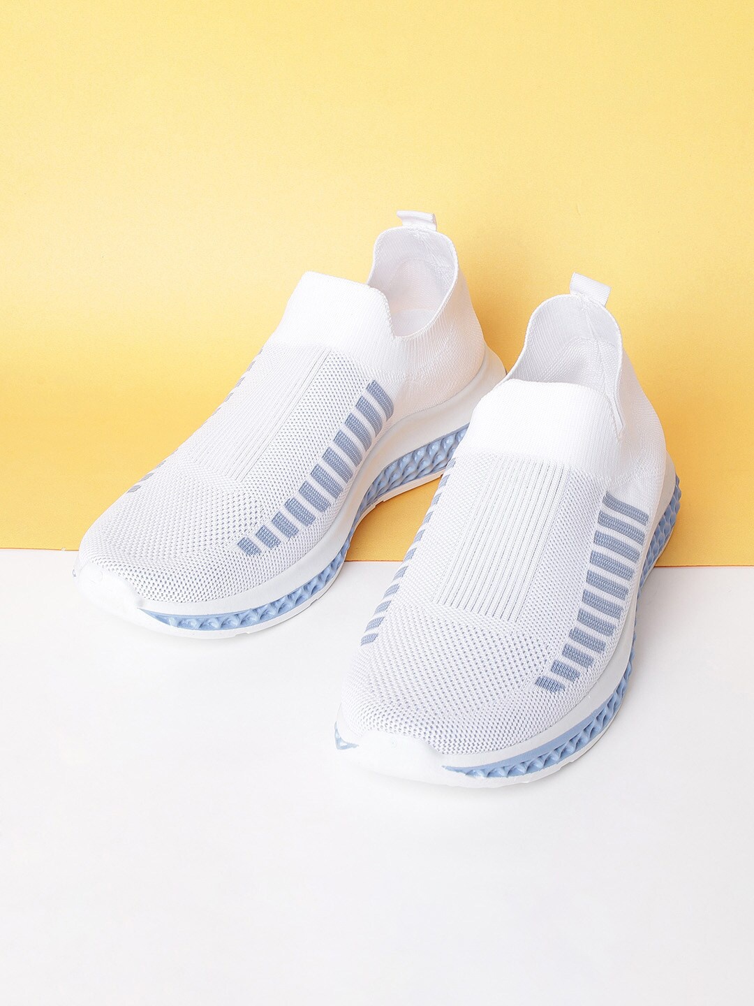 

Forca by Lifestyle Men White Striped Slip-On Sneakers