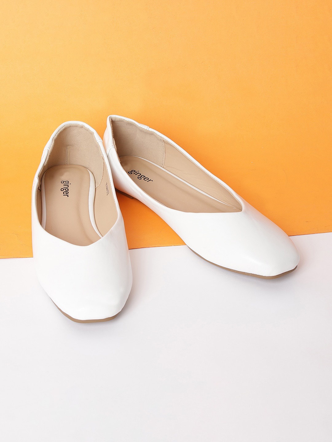 

Ginger by Lifestyle Women White Ballerinas