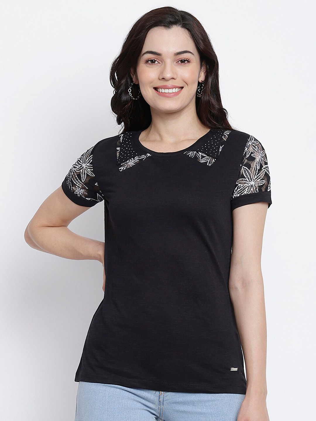 

Her Grace Black & Off White Floral Print Top