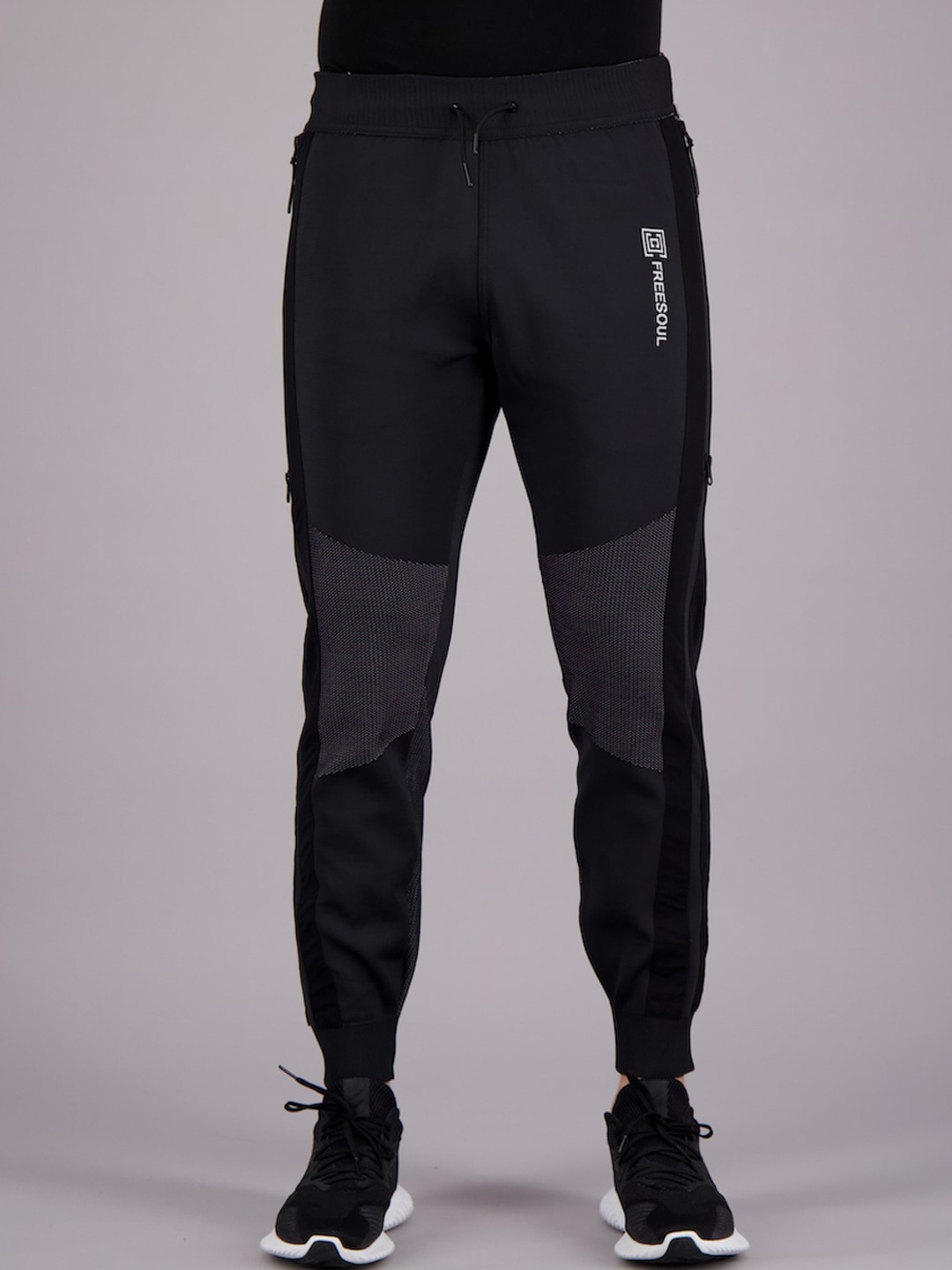 

FREESOUL Men Black Solid Joggers