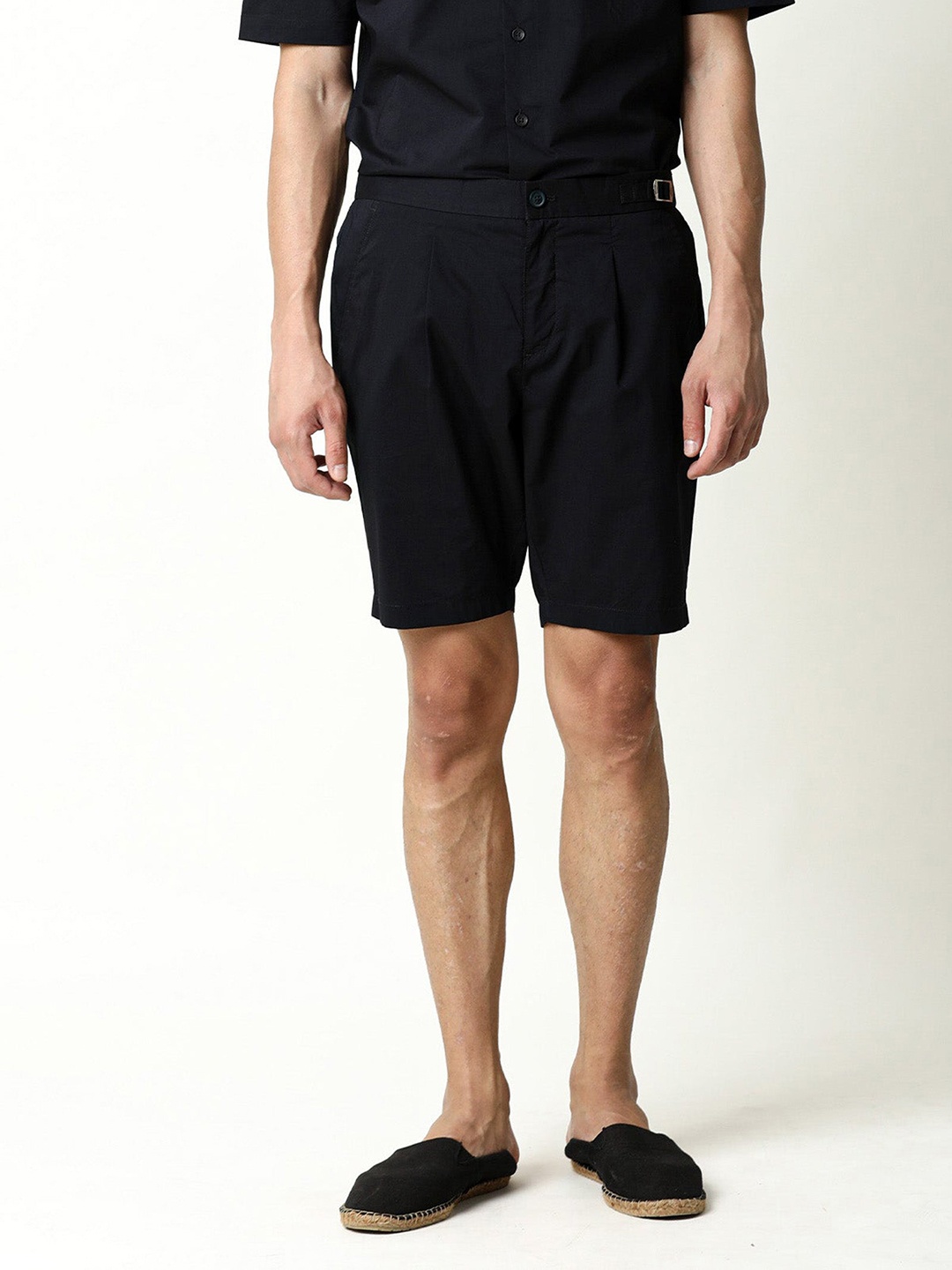 

RARE RABBIT Men Osaka Slim Fit Mid-Rise Cotton Shorts, Navy blue